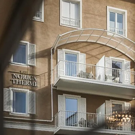 Hotel Norica - Thermenhotels Gastein Mit Dem Bademantel Direkt In Therme