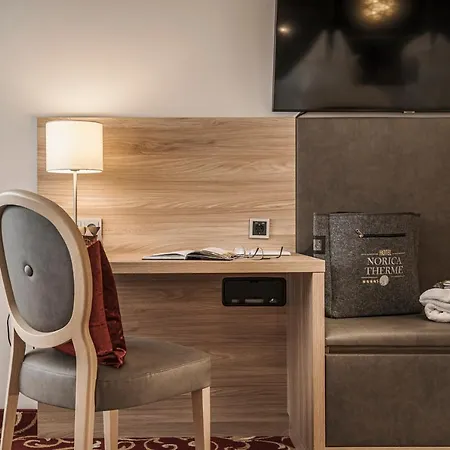 Norica - Thermenhotels Gastein Mit Dem Bademantel Direkt In Therme באד הופגסטין