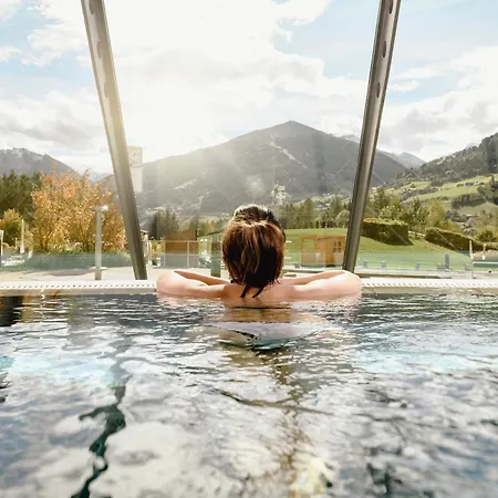 Norica - Thermenhotels Gastein Mit Dem Bademantel Direkt In Therme מלון