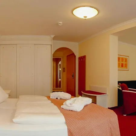 Norica - Thermenhotels Gastein Mit Dem Bademantel Direkt In Therme מלון