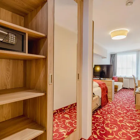 Norica - Thermenhotels Gastein Mit Dem Bademantel Direkt In Therme باد هوفغاستين