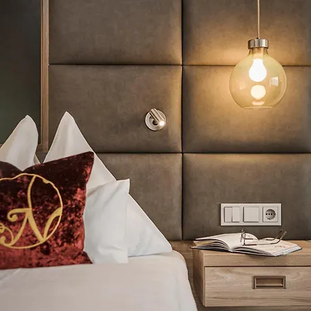 Norica - Thermenhotels Gastein Mit Dem Bademantel Direkt In Therme באד הופגסטין