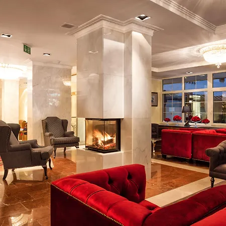 Norica - Thermenhotels Gastein Mit Dem Bademantel Direkt In Therme