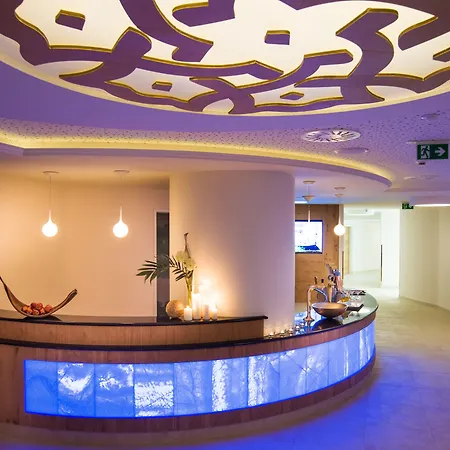 Norica - Thermenhotels Gastein Mit Dem Bademantel Direkt In Therme מלון