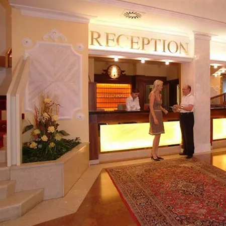 Norica - Thermenhotels Gastein Mit Dem Bademantel Direkt In Therme באד הופגסטין