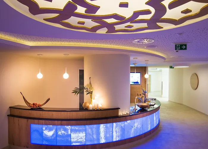 Norica - Thermenhotels Gastein Mit Dem Bademantel Direkt In Therme מלון